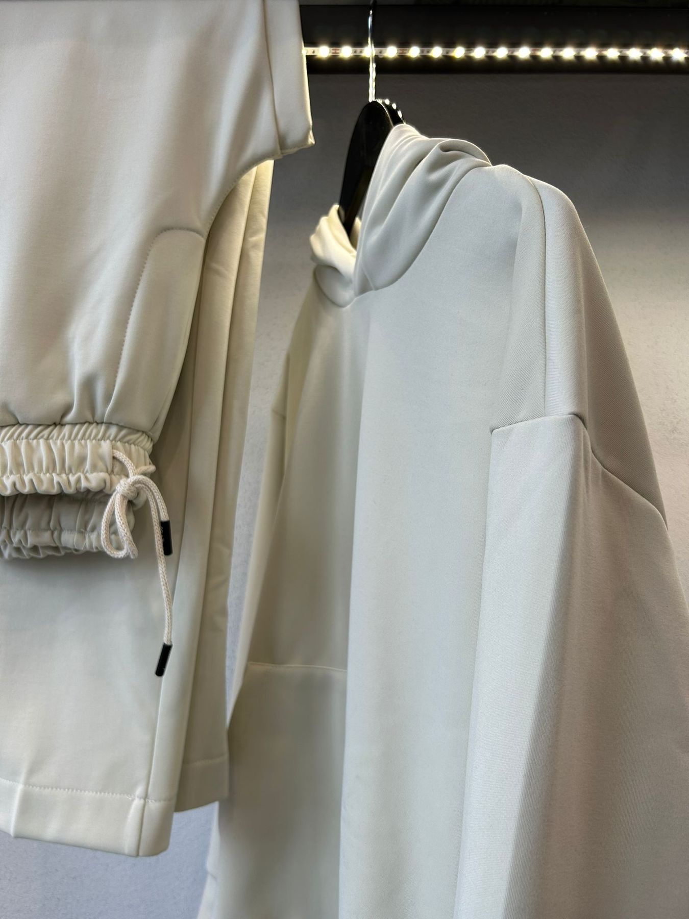 TUTA COMODA IN TESSUTO ACETATO