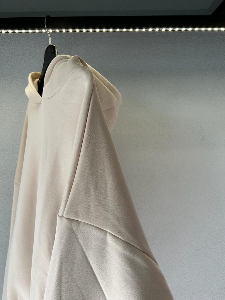 FELPA OVERSIZE GARZATA CON CAPPUCCIO
