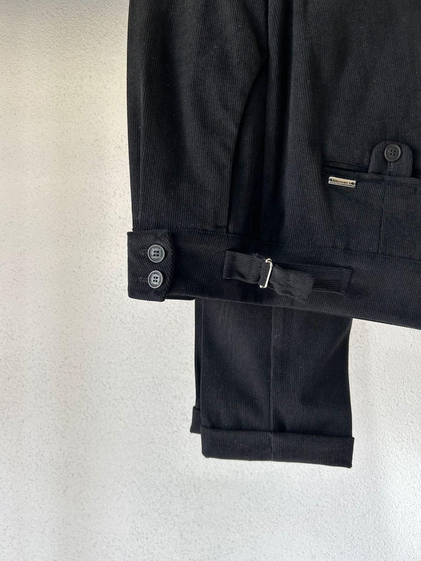 PANTALONE CLASSICO VITA ALTA IN VELLUTO CON FIBBIE