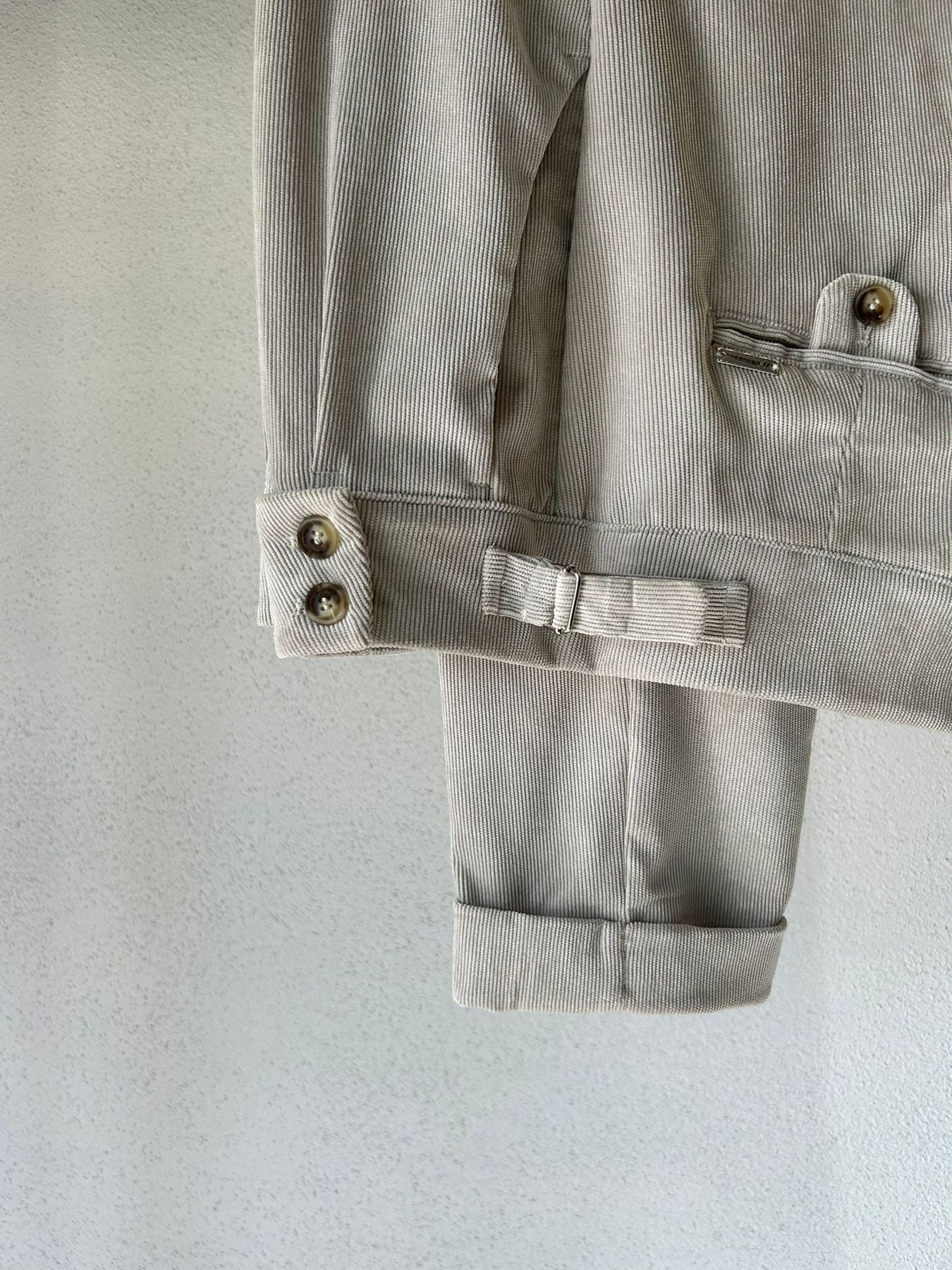 PANTALONE CLASSICO VITA ALTA IN VELLUTO CON FIBBIE