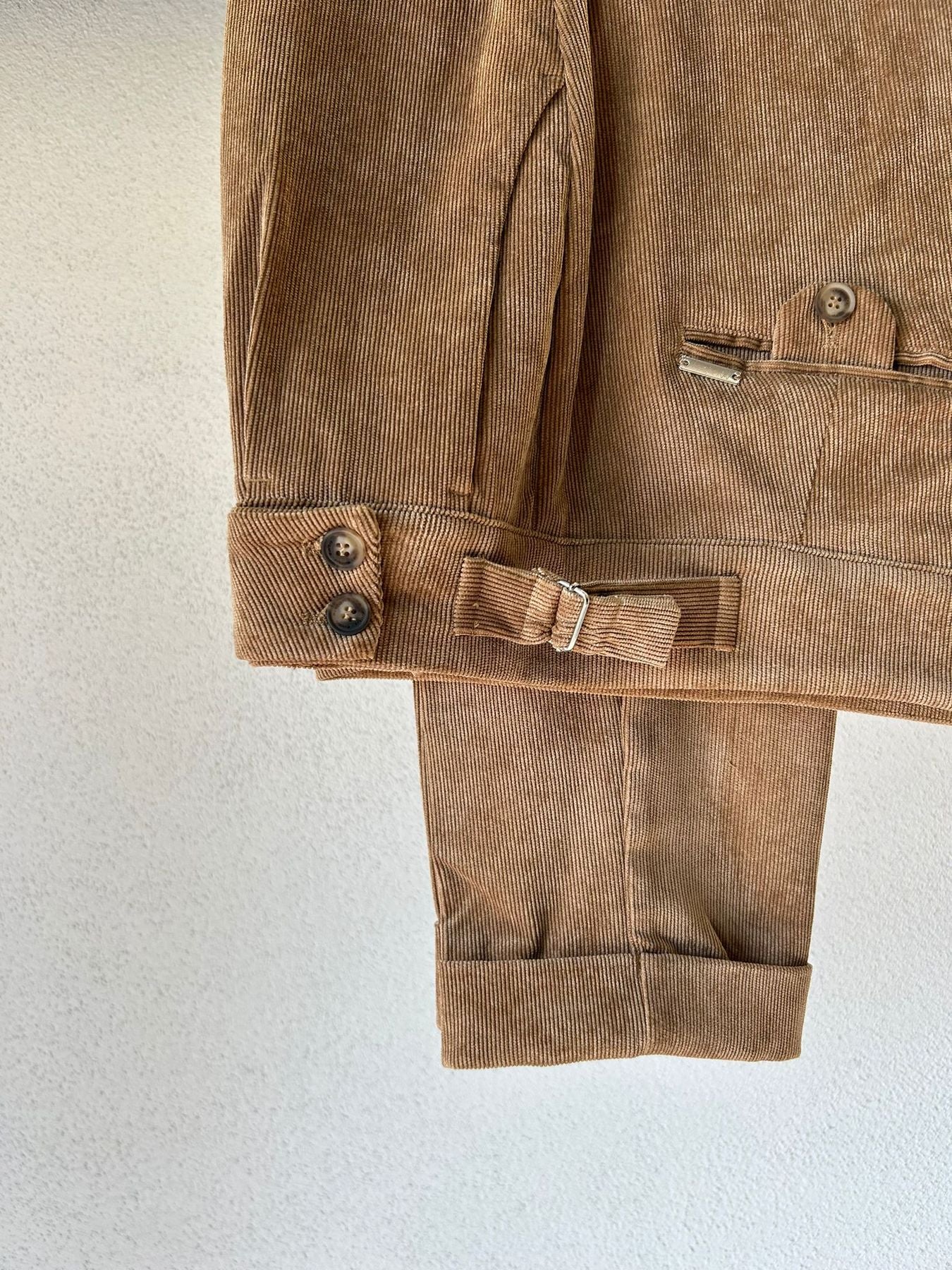 PANTALONE CLASSICO VITA ALTA IN VELLUTO CON FIBBIE