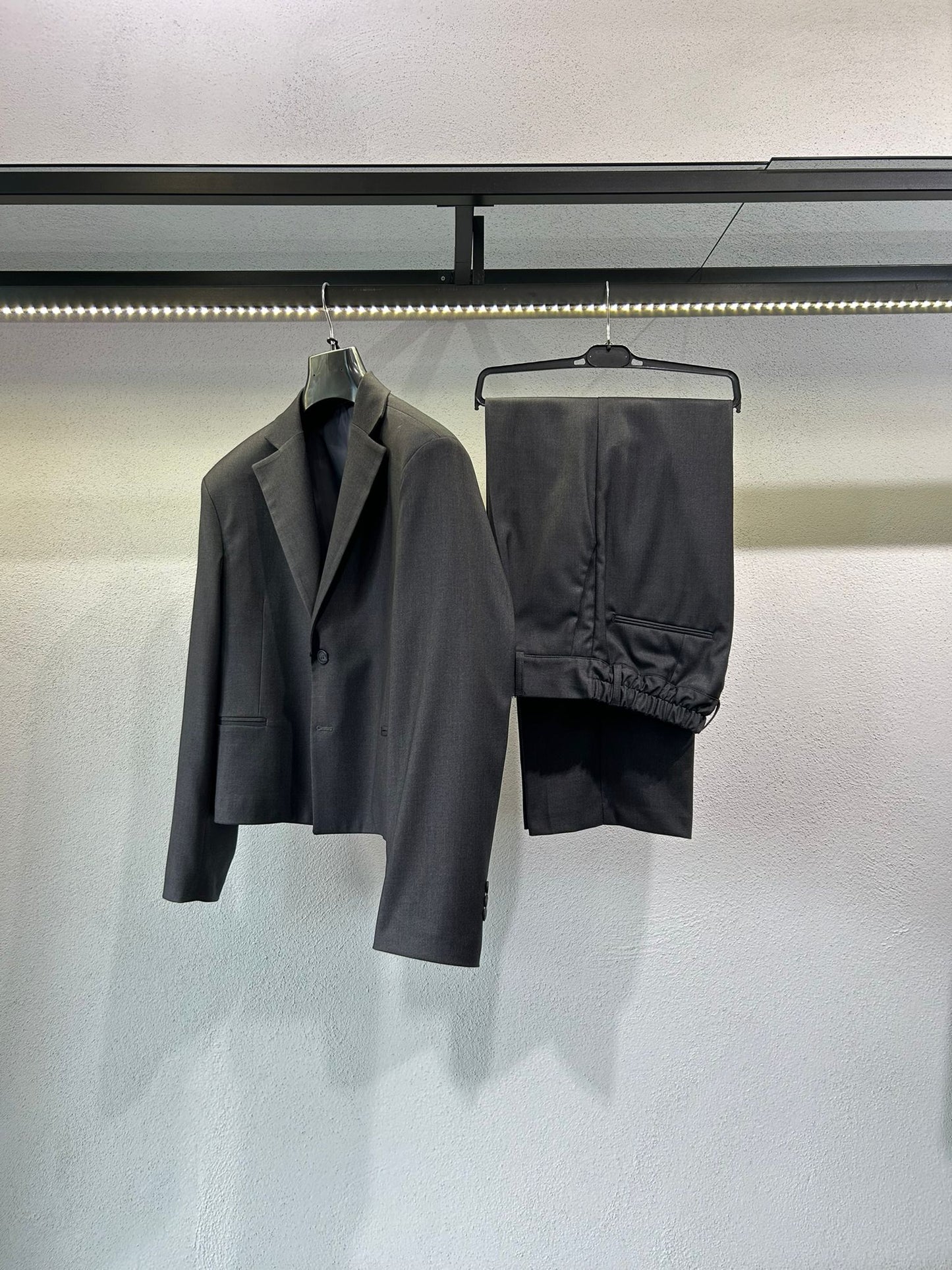 ABITO STRANGE CROP FIT - 1572