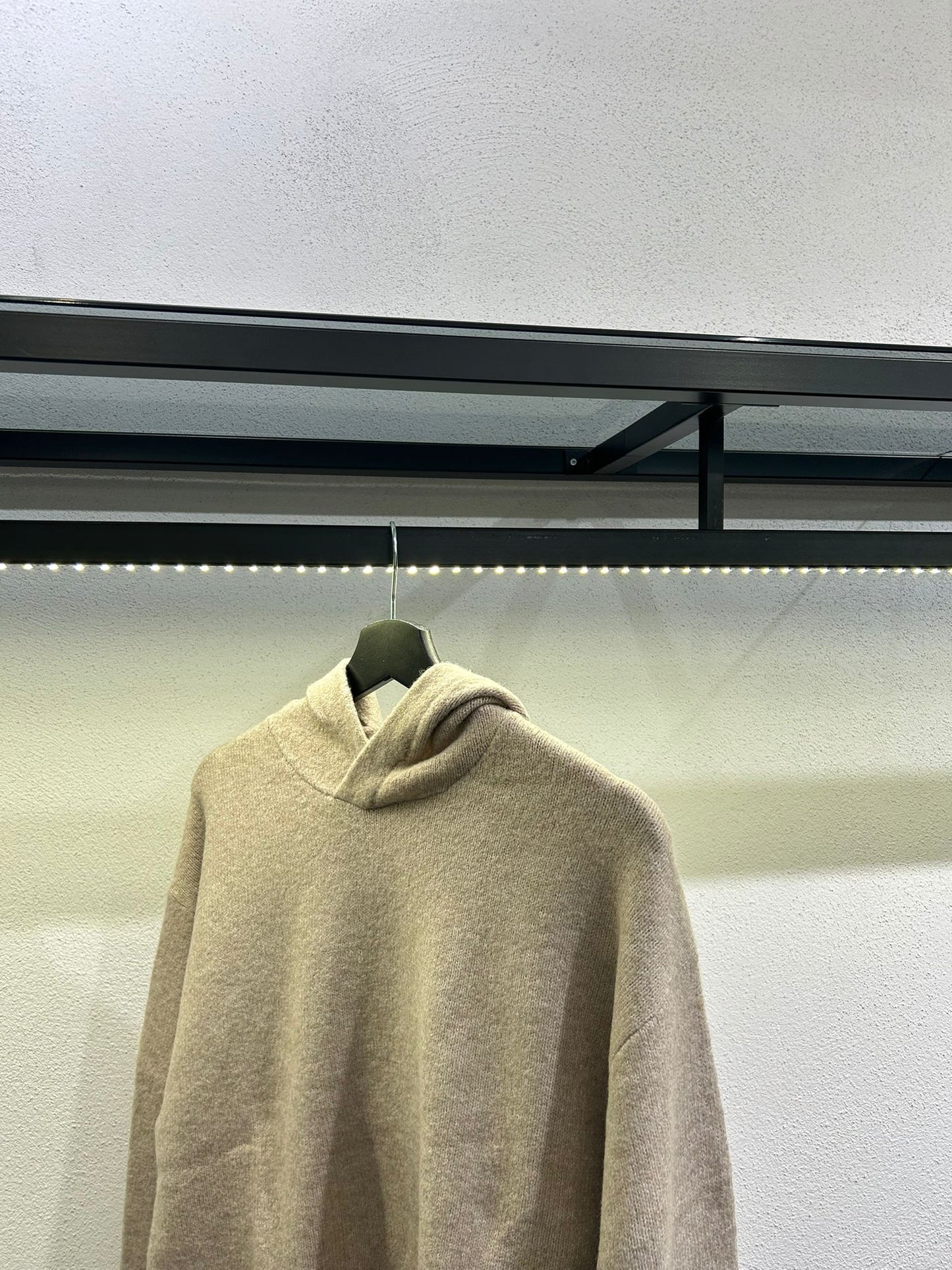 FELPA IN MAGLIA CON CAPPUCCIO - 1537