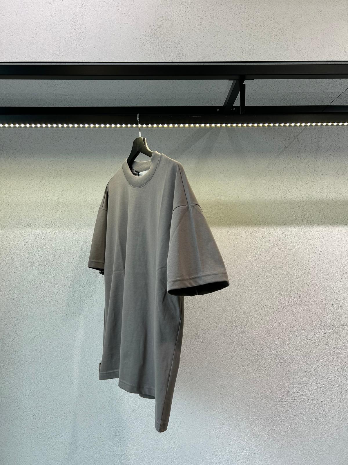 T-SHIRT COMODA IN COTONE PESANTE - 1589