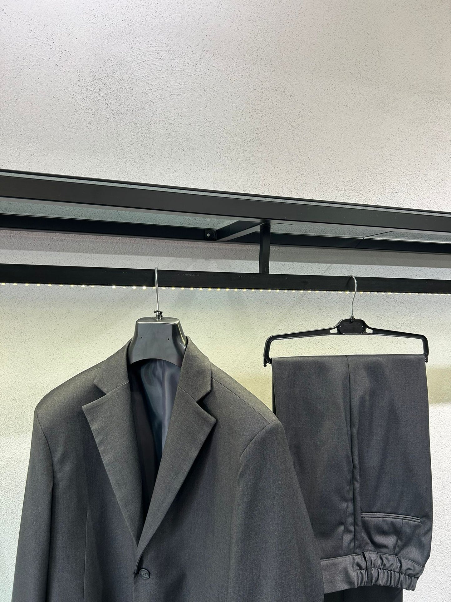 ABITO STRANGE CROP FIT - 1572