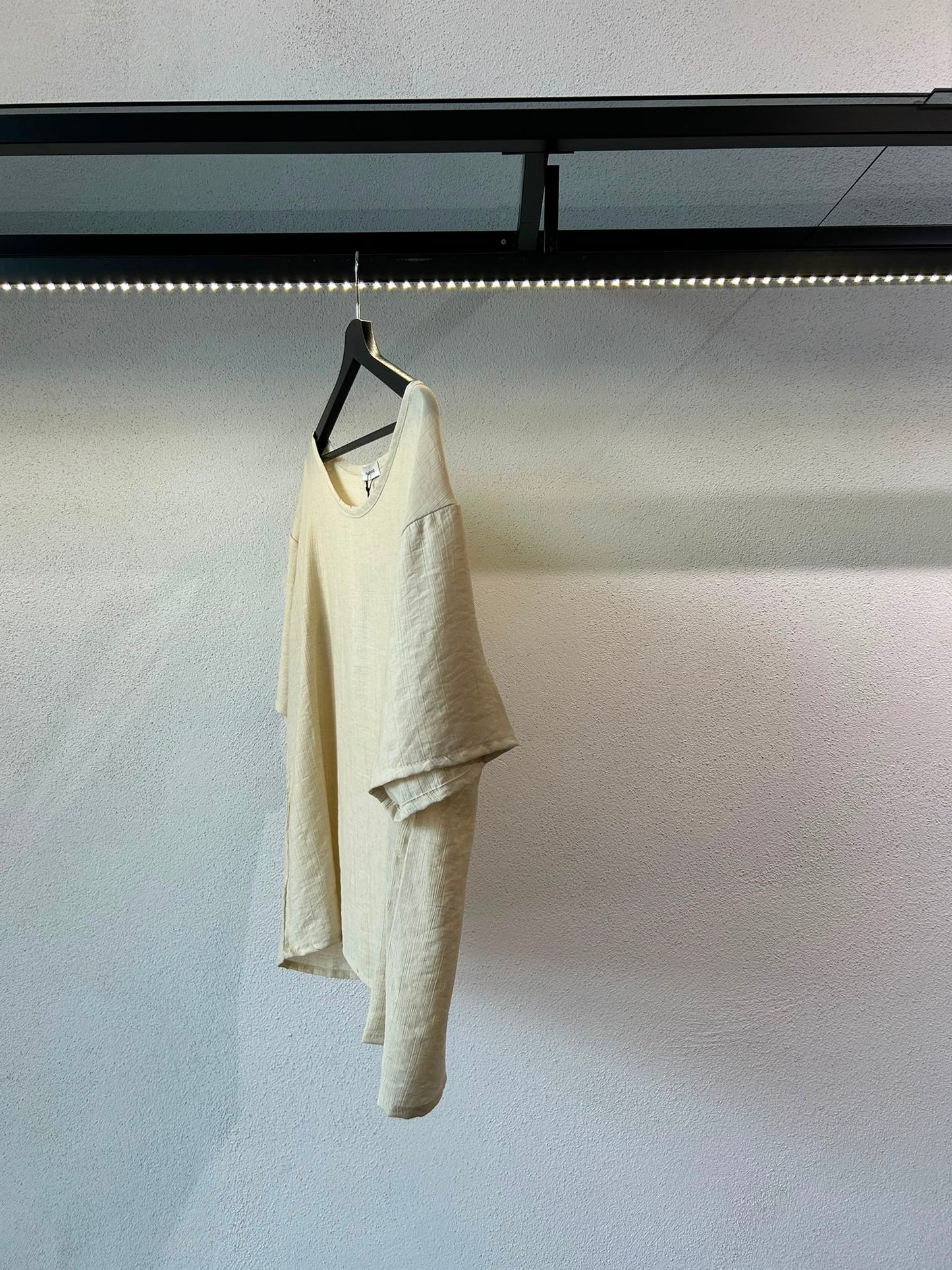 T-SHIRT OVER SCOLLO A BARCA IN MISTO VISCOSA - 1671