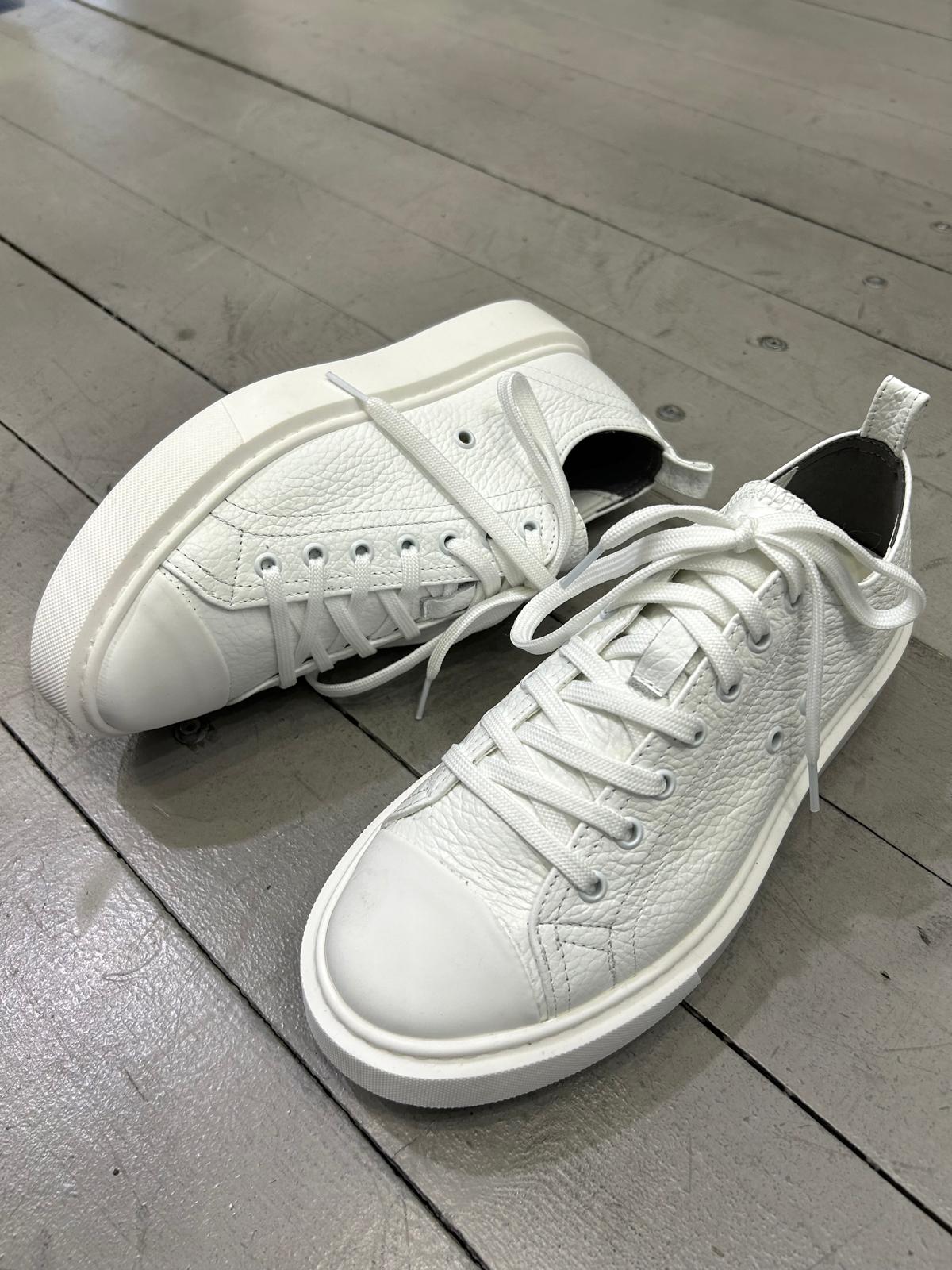 SNEAKERS BASSE IN PELLE MARTELLATA - 1267