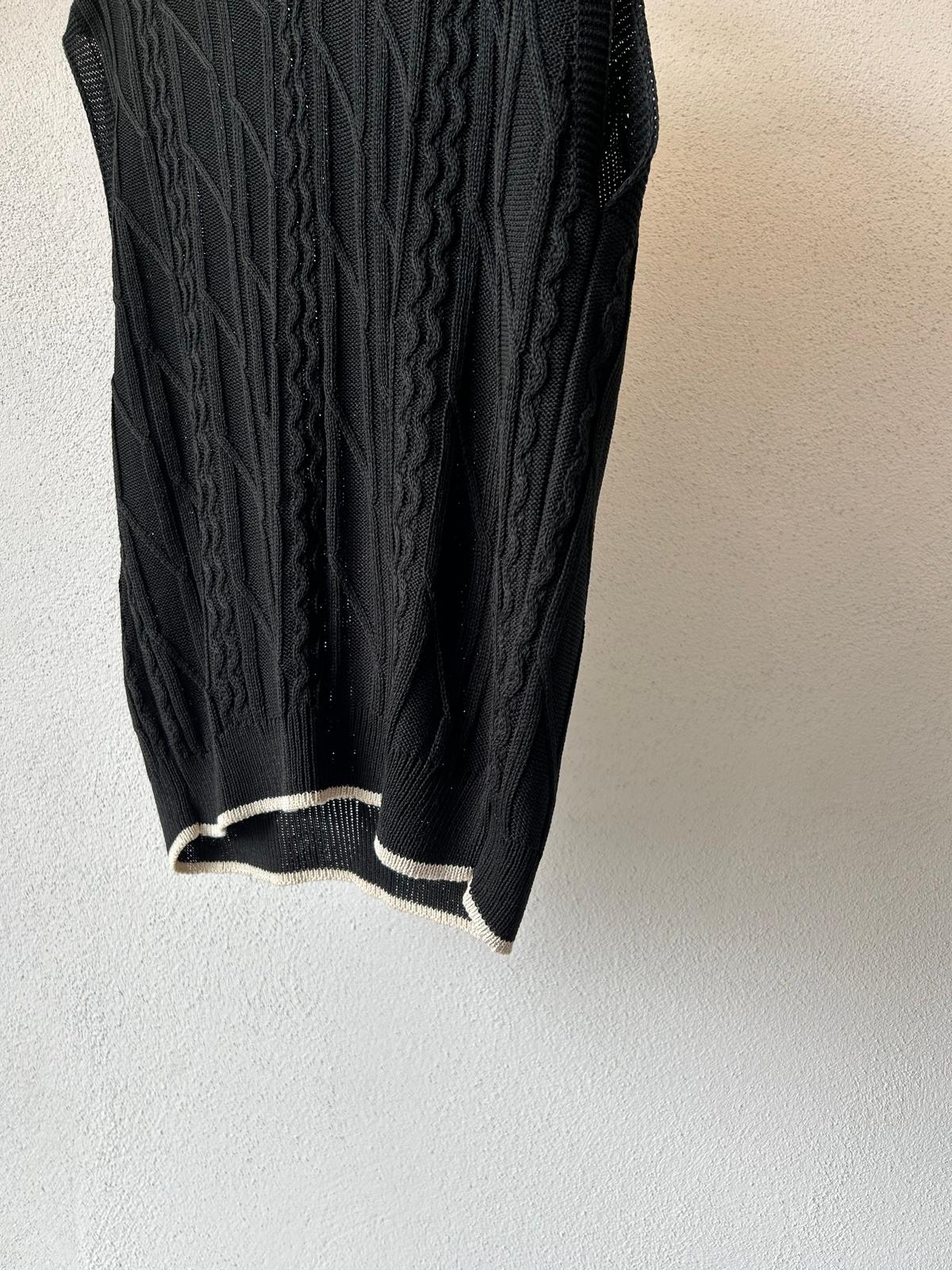 GILET IN FILO SCOLLO A V CON TRAMA - 1331