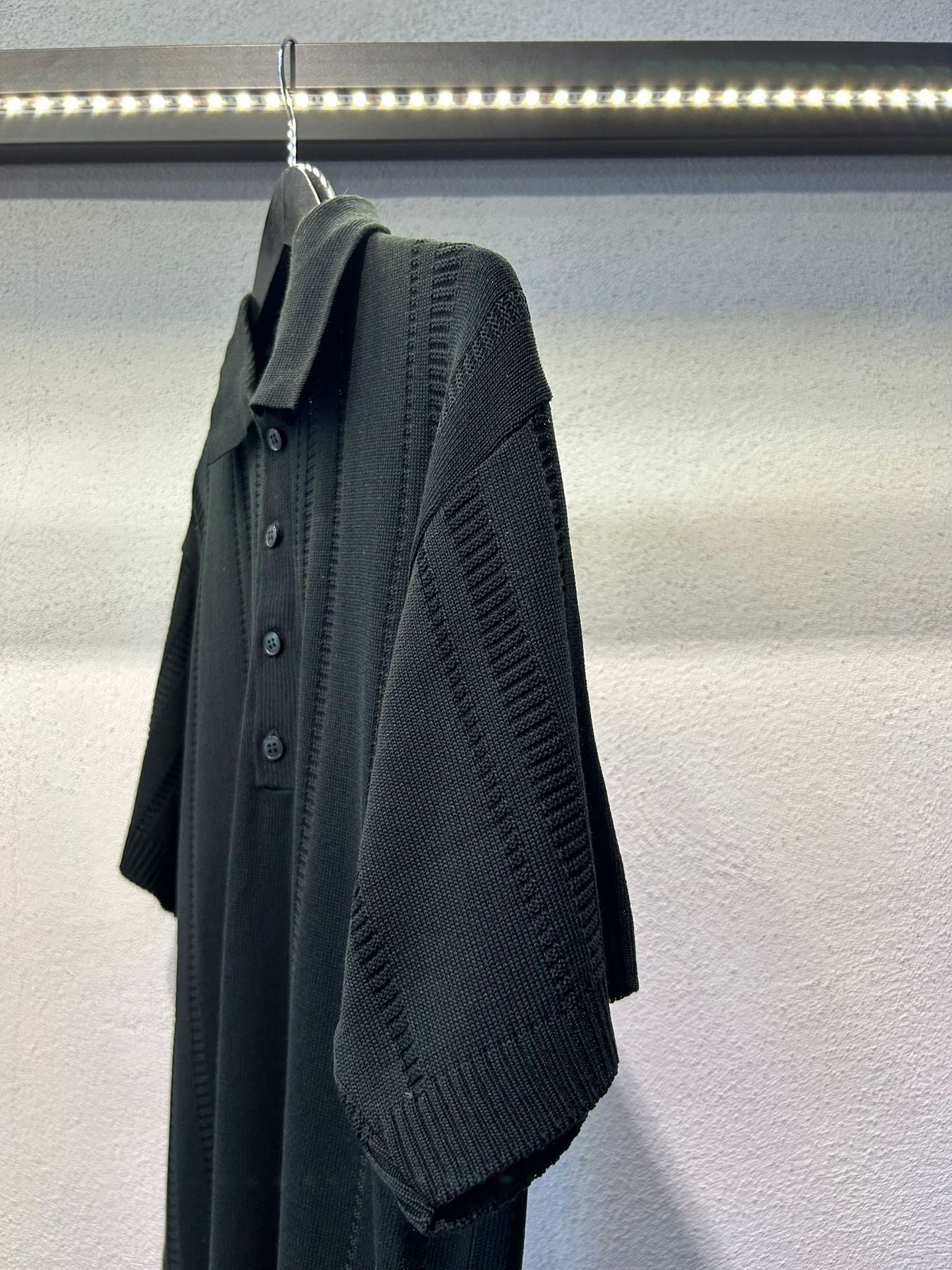 POLO IN FILO STRUTTURATA CON BOTTONI - 1041