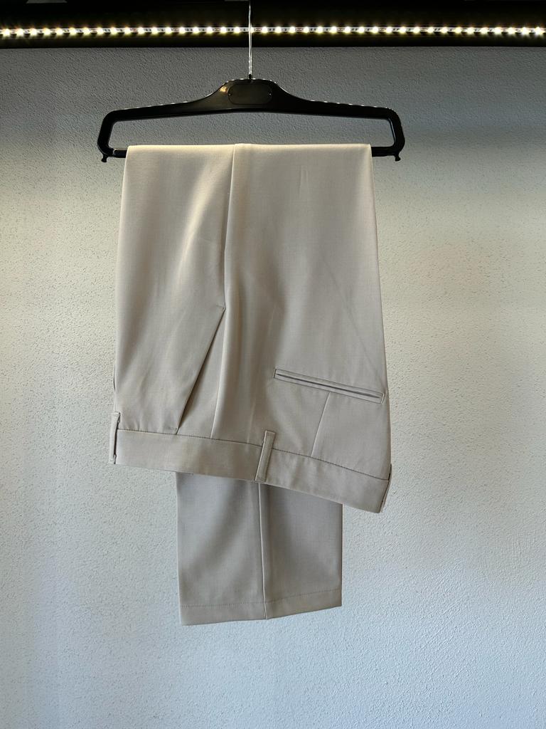 PANTALONE TAGLIO CLASSICO VITA ALTA CON FONDO COMODO