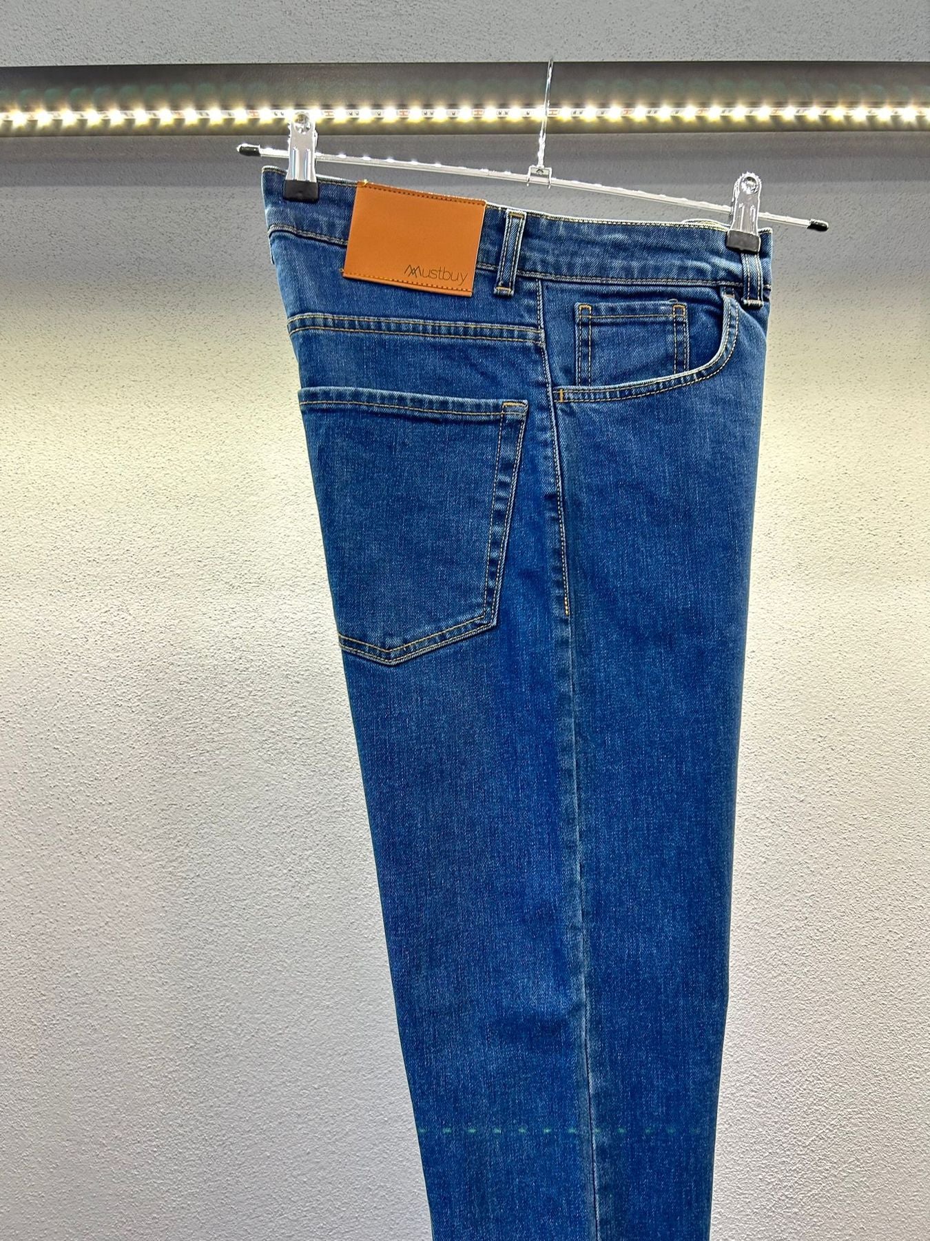 JEANS REGULAR LAVAGGIO MEDIO