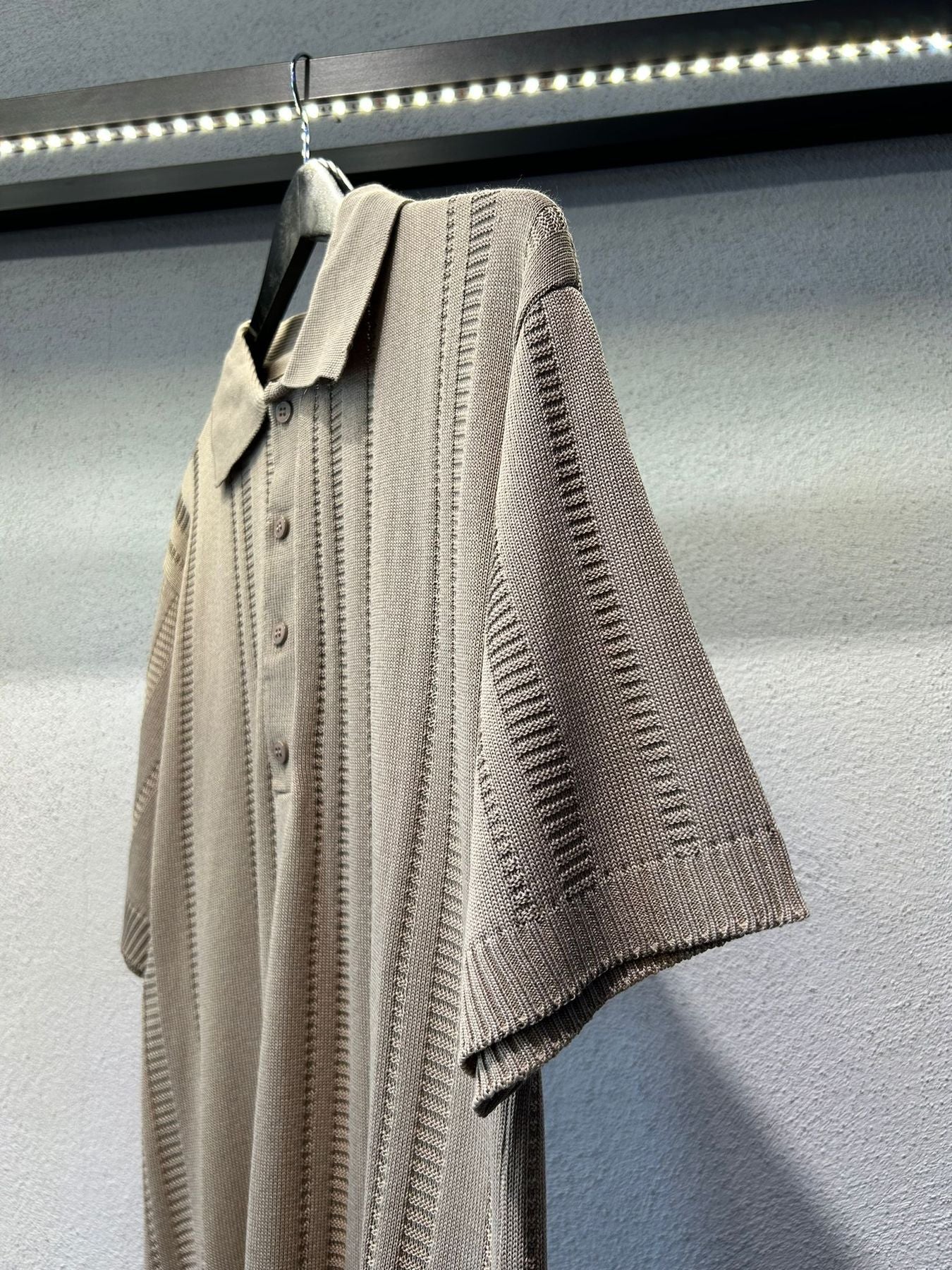 POLO IN FILO STRUTTURATA CON BOTTONI - 1041