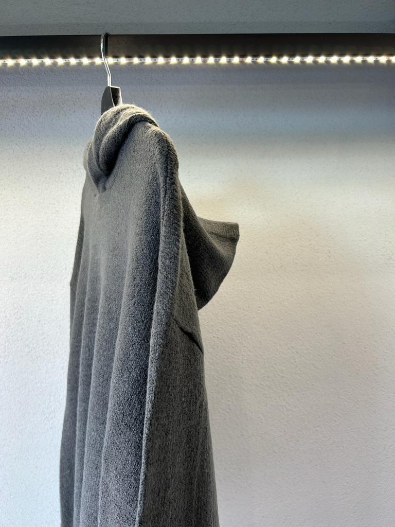 FELPA CROPPED IN MAGLIA CON CAPPUCCIO